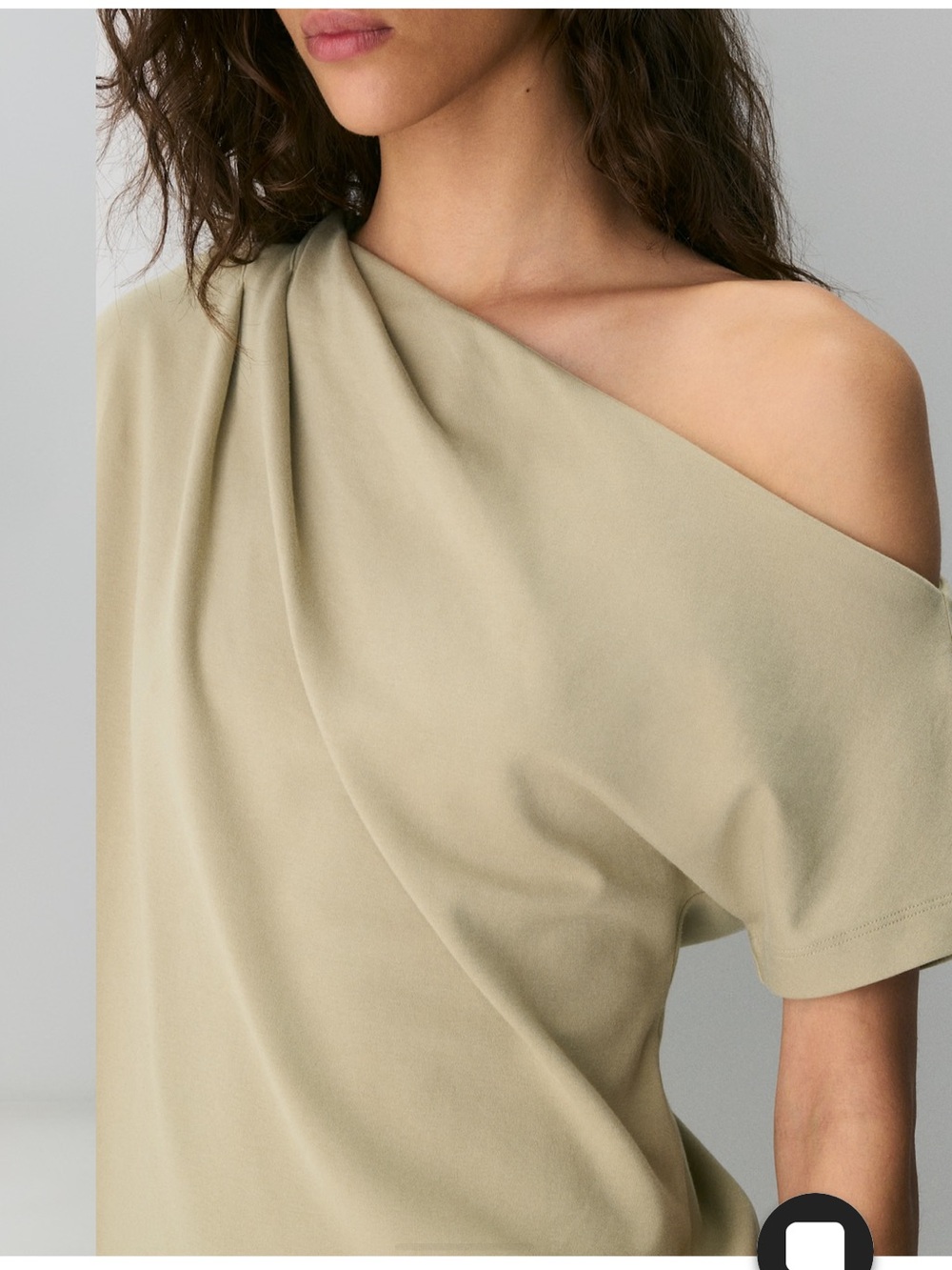 Aritzia 💯 cotton - One-Shoulder Short Sleeve Dress in Light Beige
